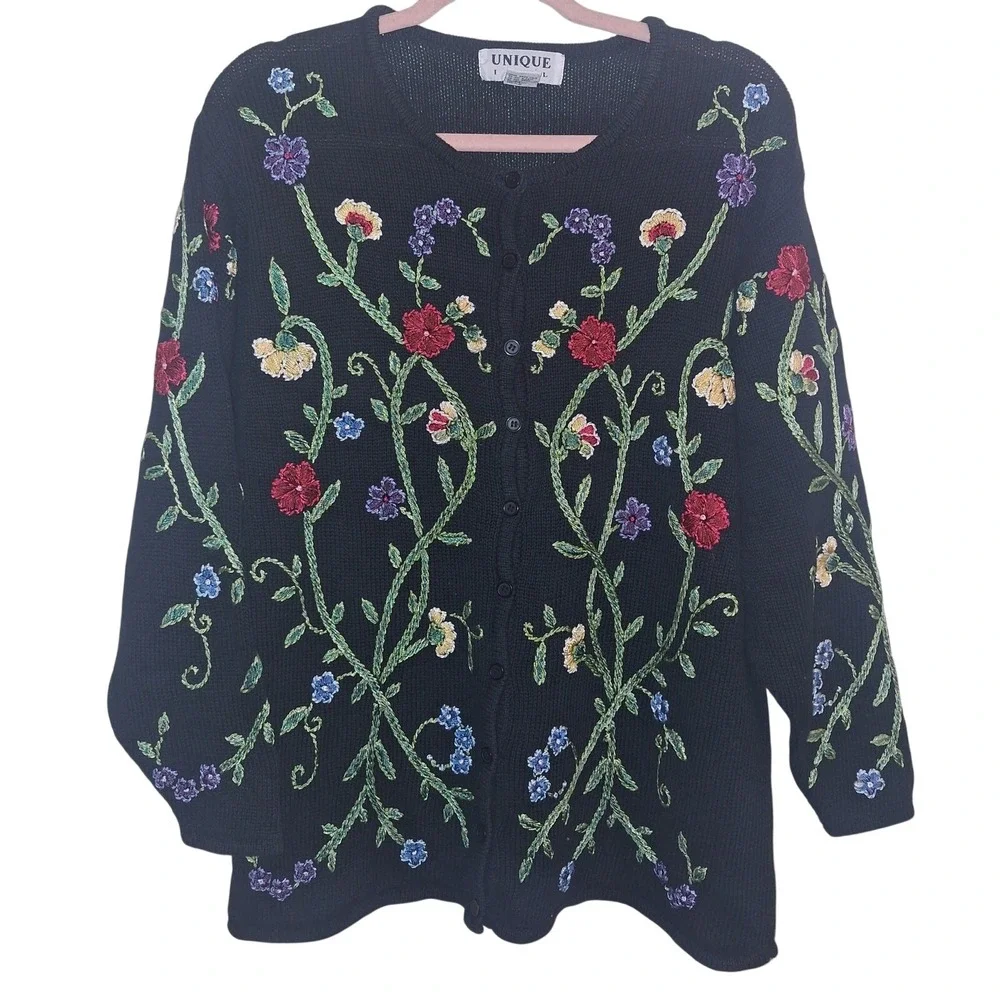 Vintage Unique Int'L Medium Women's Floral Embroidered Sweater Dark Cottagecore - Picture 1 of 6